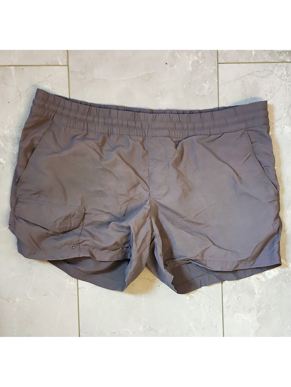 Columbia Women’s Gray Utility Shorts L Drawstring Elastic Waist Pockets Logo